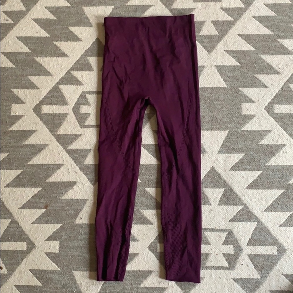 Fabletics Maroon cut out capri leggings